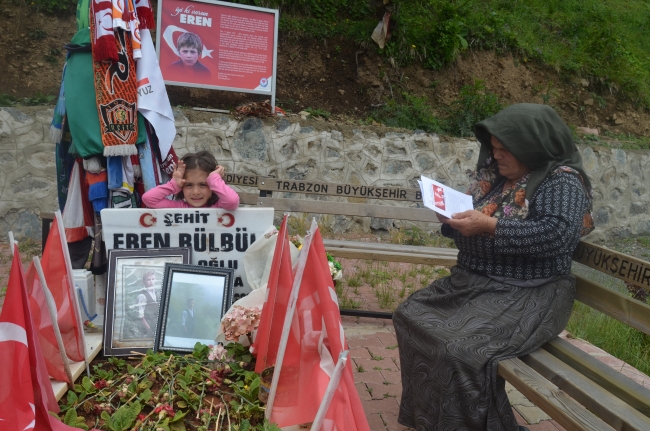 Şehit Eren Bülbül anısına duygulandıran karne